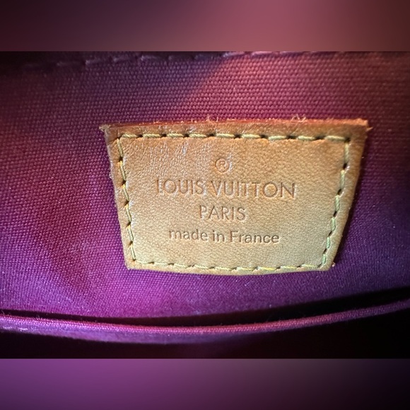 Louis Vuitton Vernis Alma BB with dust bag, strap and box. Comes with COA. - Picture 10 of 15